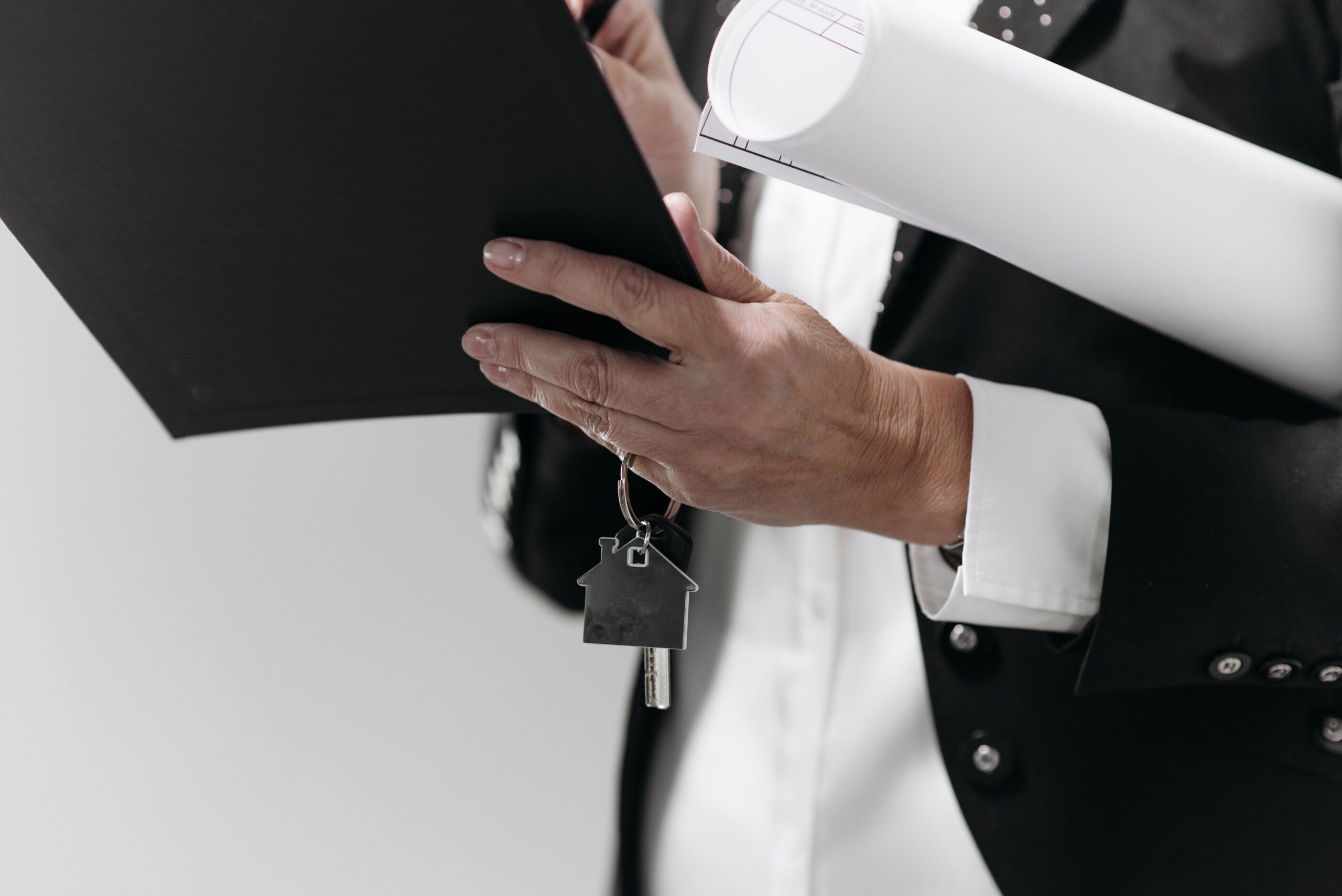 Spain Can Cancel Your Rental Registration Over a Missing Report: What Ibiza Owners Need to Know